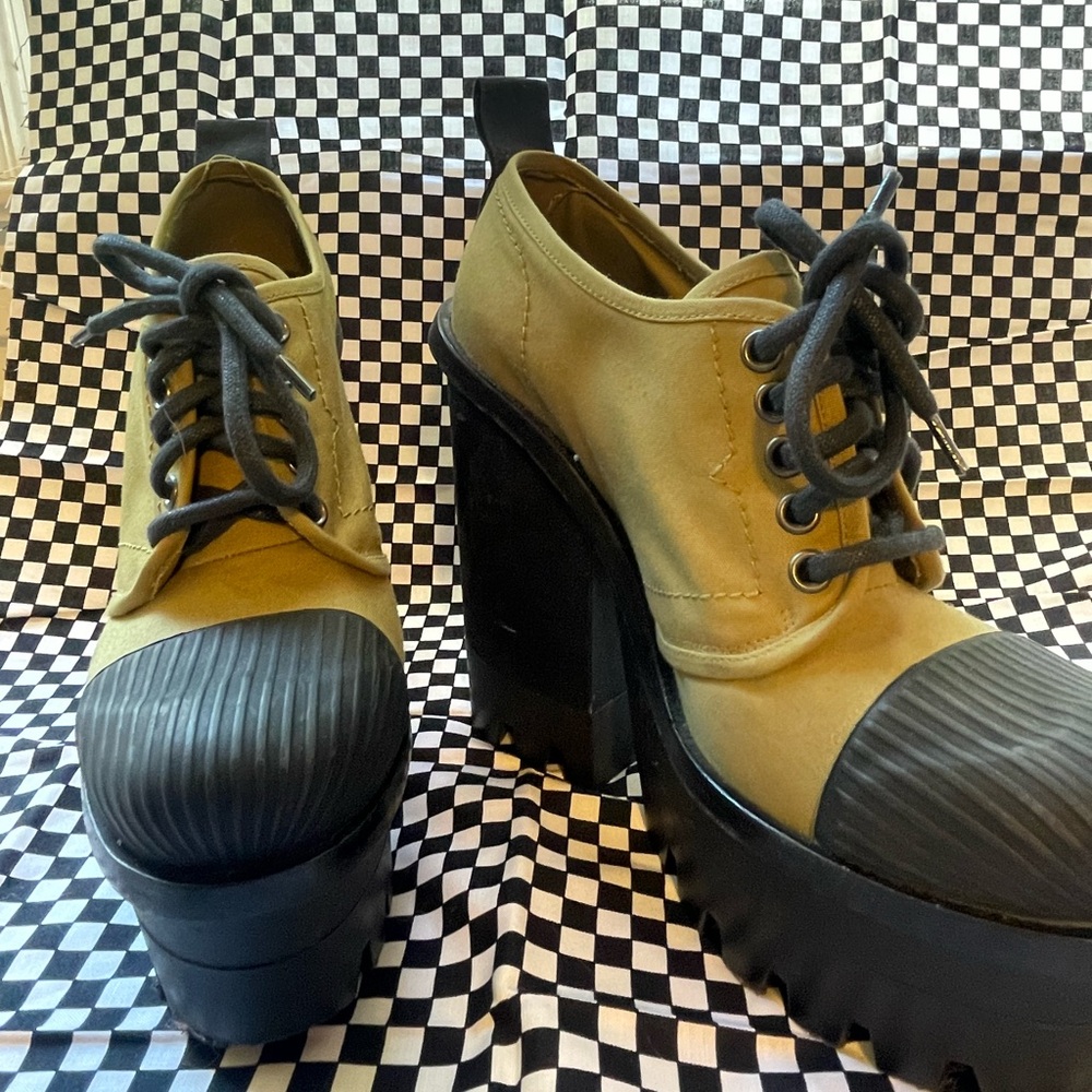 Hunter Rain Boot Womens Platform Heel 6.5
